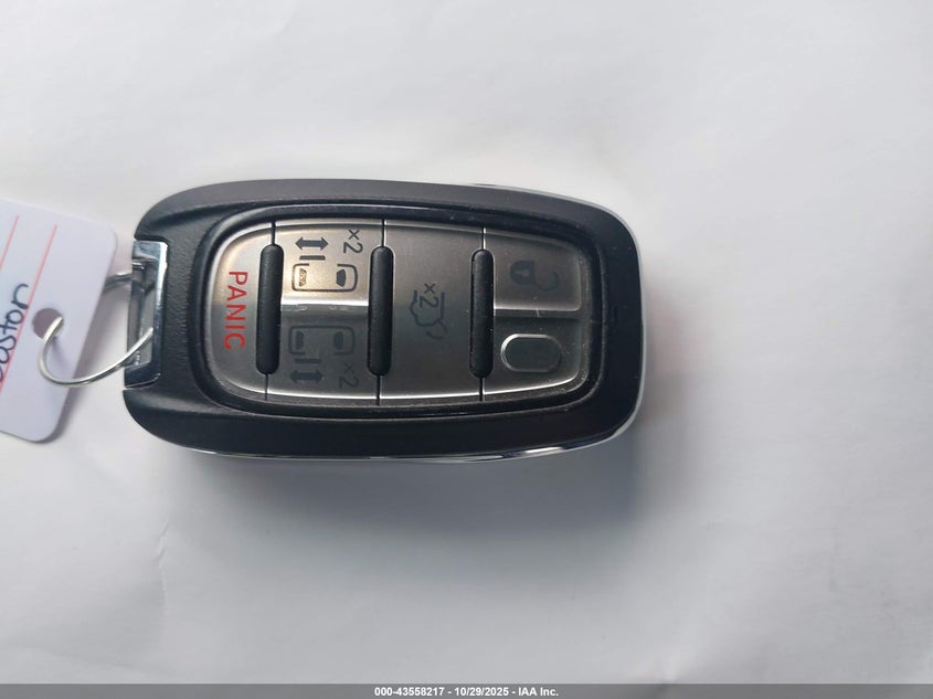 2017 Chrysler Pacifica Touring VIN: 2C4RC1DGXHR634302 Lot: 43558217