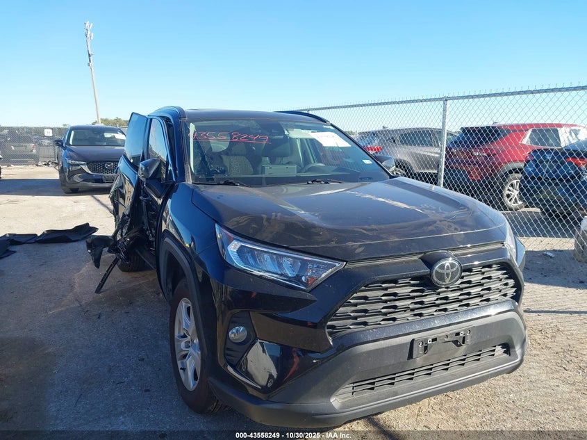 TOYOTA RAV4 XLE