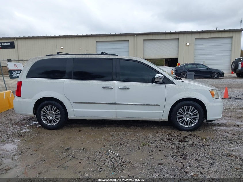 2014 Chrysler Town & Country Touring-L VIN: 2C4RC1CG3ER107425 Lot: 43558373