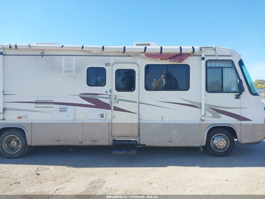 1FCNF53S8Y0A12746 2001  F550 photo no. 6