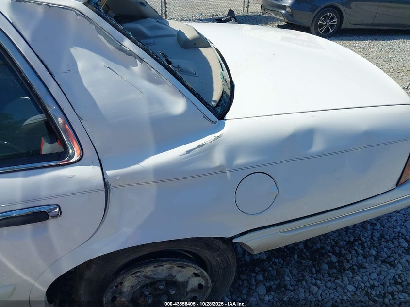 2007 Mercury Grand Marquis Gs VIN: 2MEFM74V77X632971 Lot: 43558405