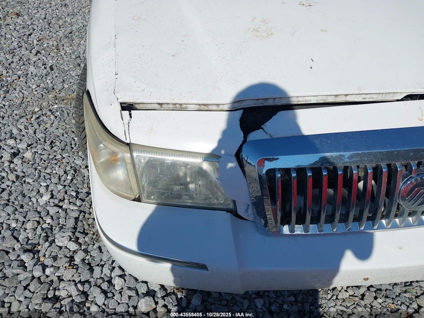 2007 Mercury Grand Marquis Gs VIN: 2MEFM74V77X632971 Lot: 43558405