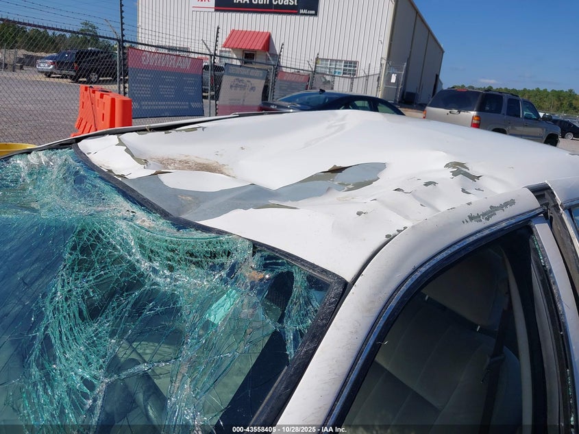 2007 Mercury Grand Marquis Gs VIN: 2MEFM74V77X632971 Lot: 43558405