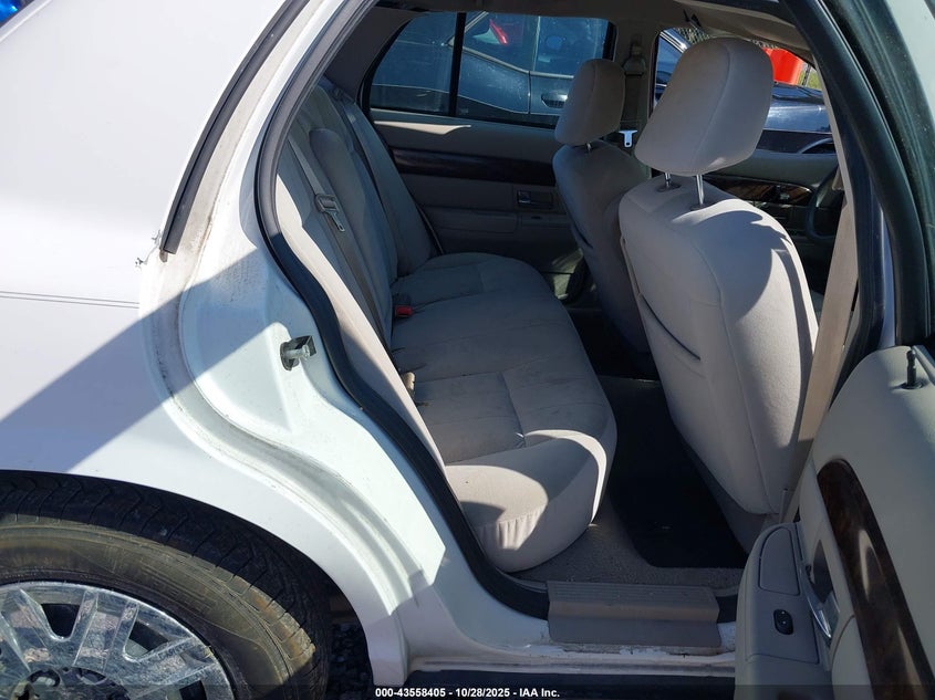 2007 Mercury Grand Marquis Gs VIN: 2MEFM74V77X632971 Lot: 43558405