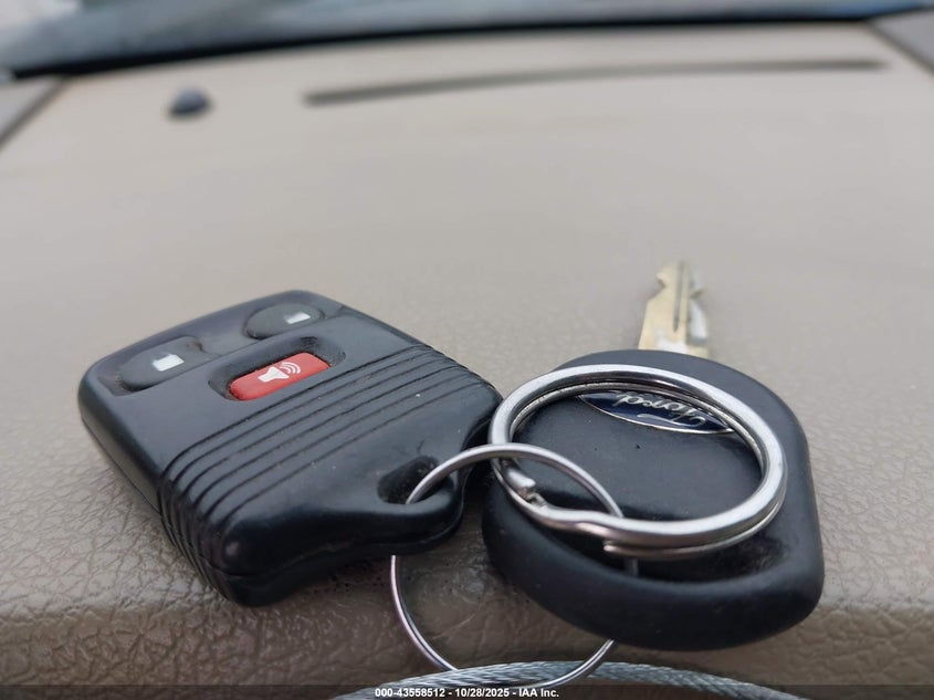 2004 Ford F-150 Stx/Xl/Xlt VIN: 1FTRX12W24NA64916 Lot: 43558512