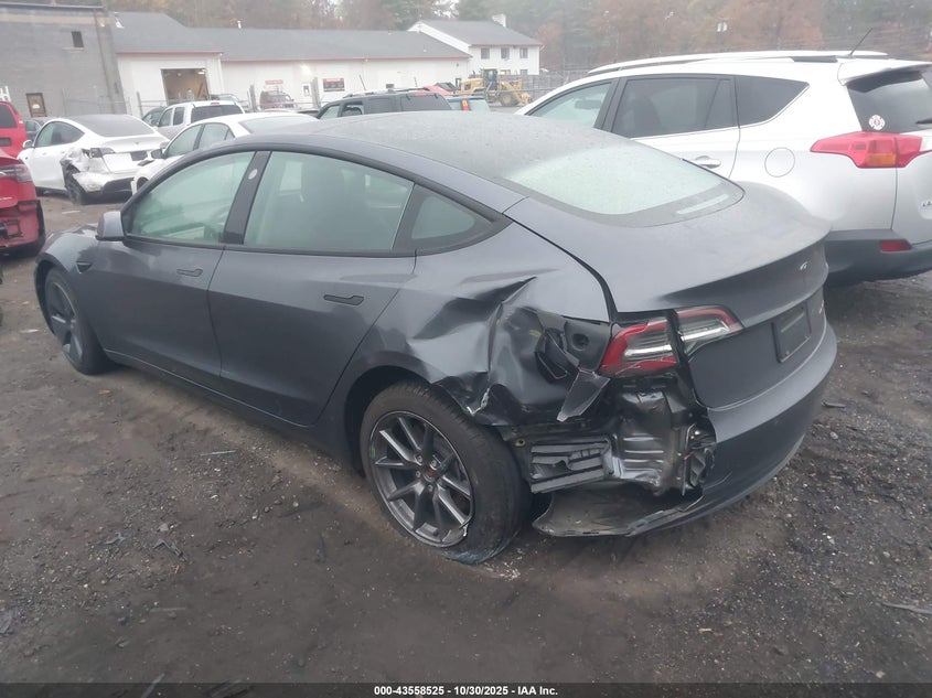 2022 Tesla Model 3 Long Range Dual Motor All-Wheel Drive VIN: 5YJ3E1EB5NF181927 Lot: 43558525