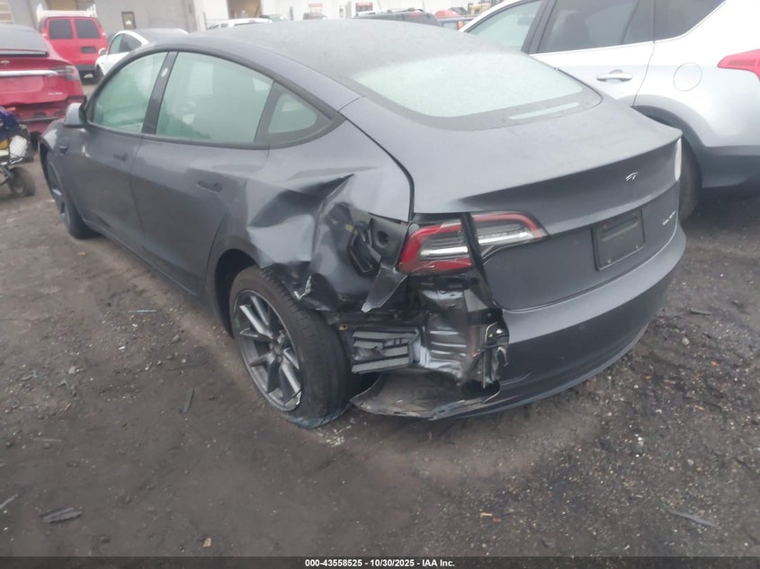2022 Tesla Model 3 Long Range Dual Motor All-Wheel Drive VIN: 5YJ3E1EB5NF181927 Lot: 43558525