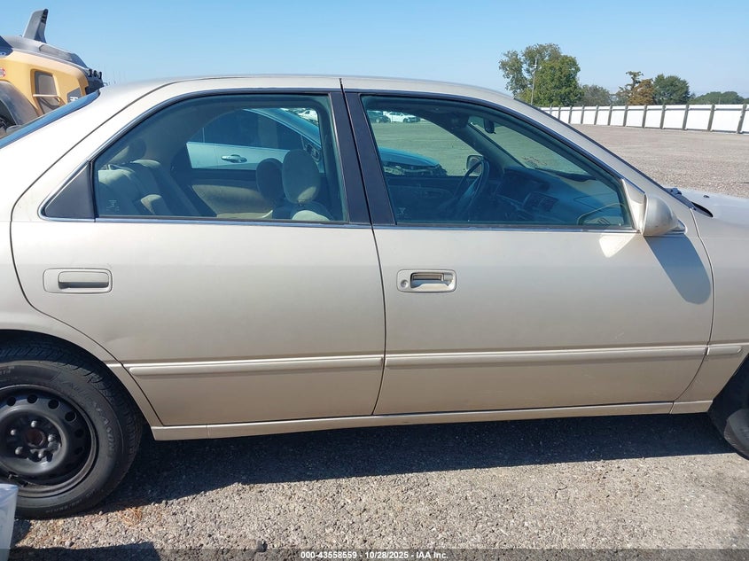 1999 Toyota Camry Le VIN: 4T1BG22K1XU894913 Lot: 43558559