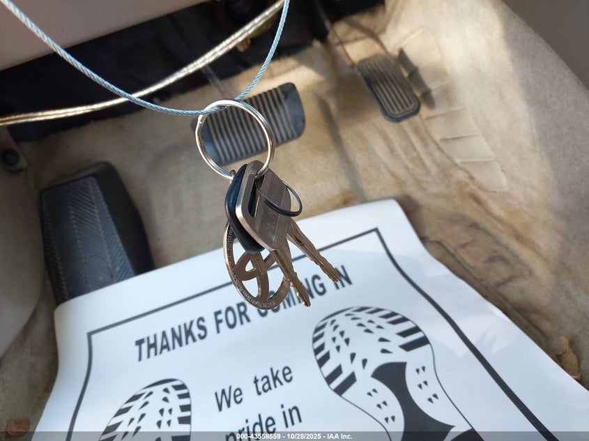 1999 Toyota Camry Le VIN: 4T1BG22K1XU894913 Lot: 43558559