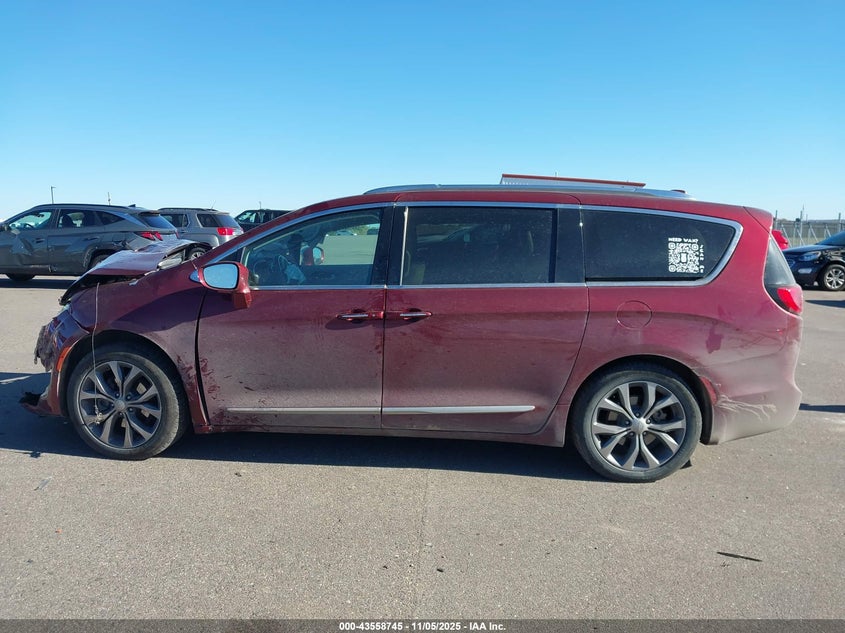 2017 CHRYSLER PACIFICA LIMITED - 2C4RC1GG3HR597766