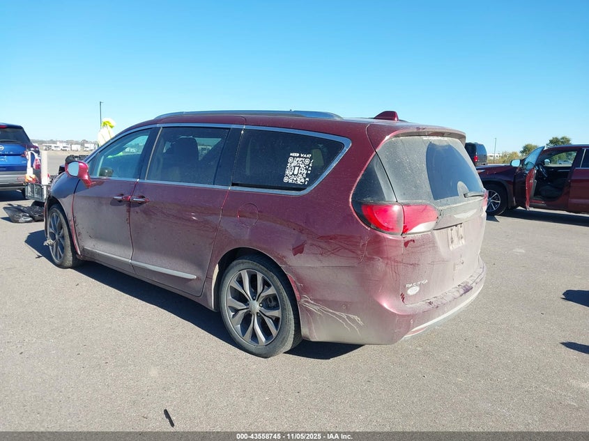 2017 CHRYSLER PACIFICA LIMITED - 2C4RC1GG3HR597766