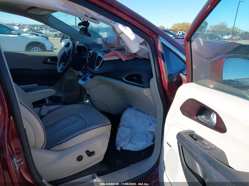 2017 CHRYSLER PACIFICA LIMITED - 2C4RC1GG3HR597766