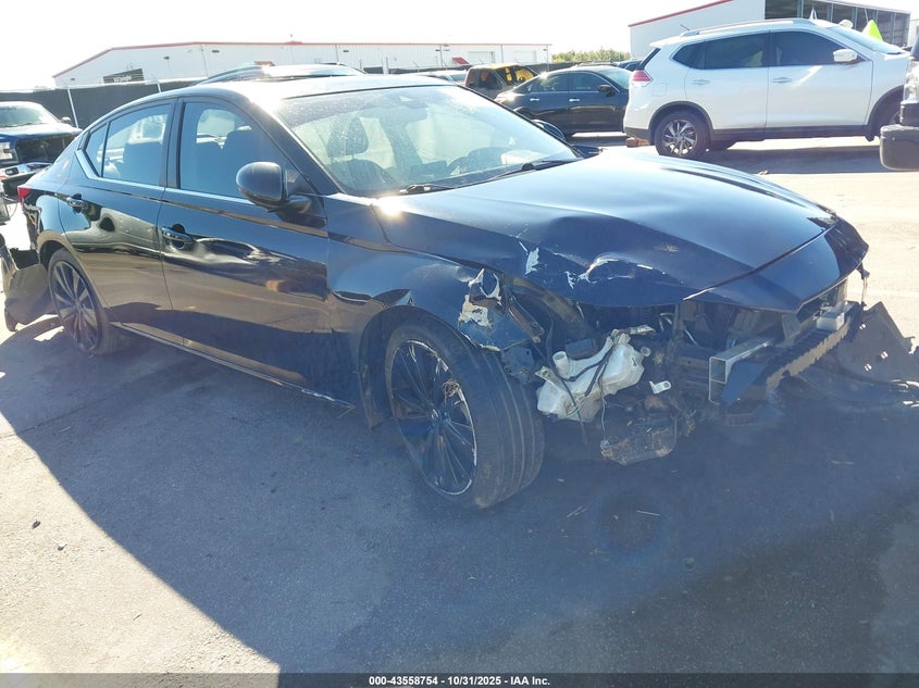 NISSAN ALTIMA SR FWD