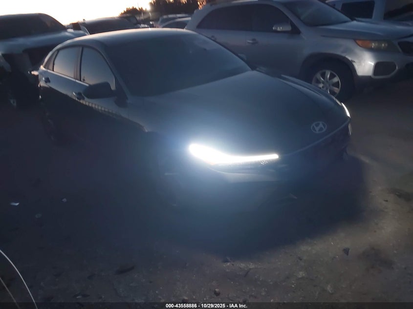 HYUNDAI ELANTRA LIMITED