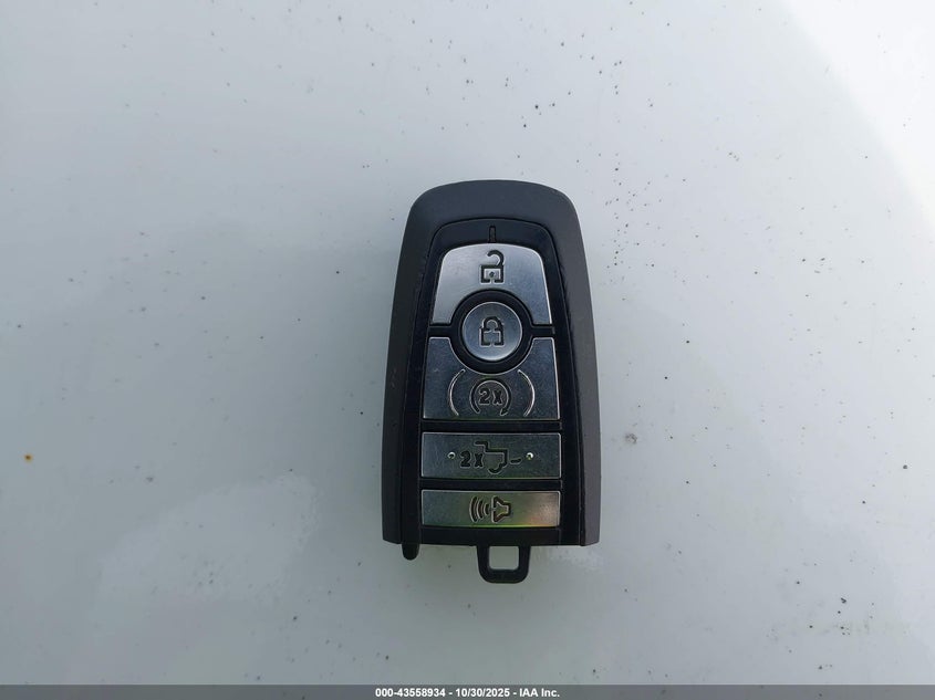 2017 Ford F-350 Lariat VIN: 1FT8W3BT0HED52035 Lot: 43558934