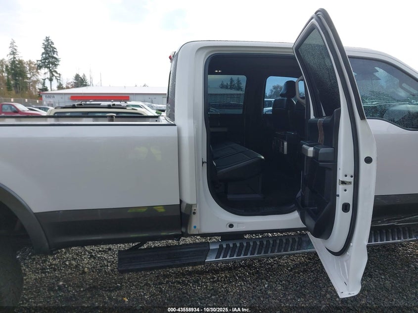 2017 Ford F-350 Lariat VIN: 1FT8W3BT0HED52035 Lot: 43558934