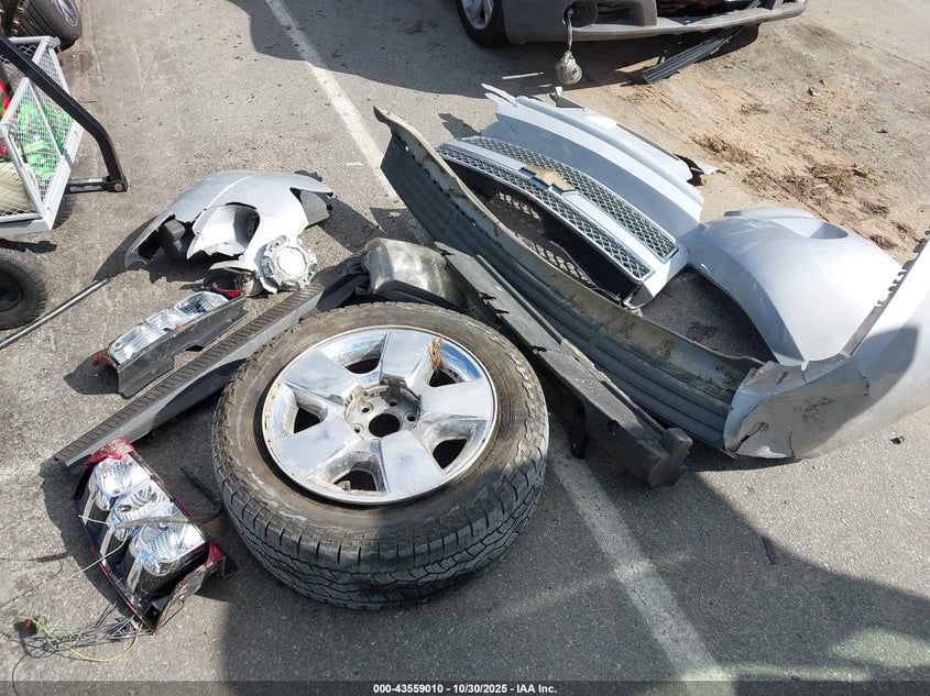 2007 Chevrolet Suburban 1500 Ltz VIN: 1GNFK16377J367758 Lot: 43559010