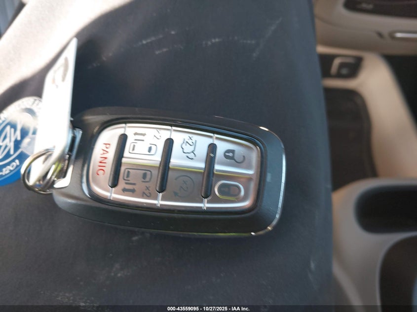 2017 Chrysler Pacifica Limited VIN: 2C4RC1GG3HR514966 Lot: 43559095