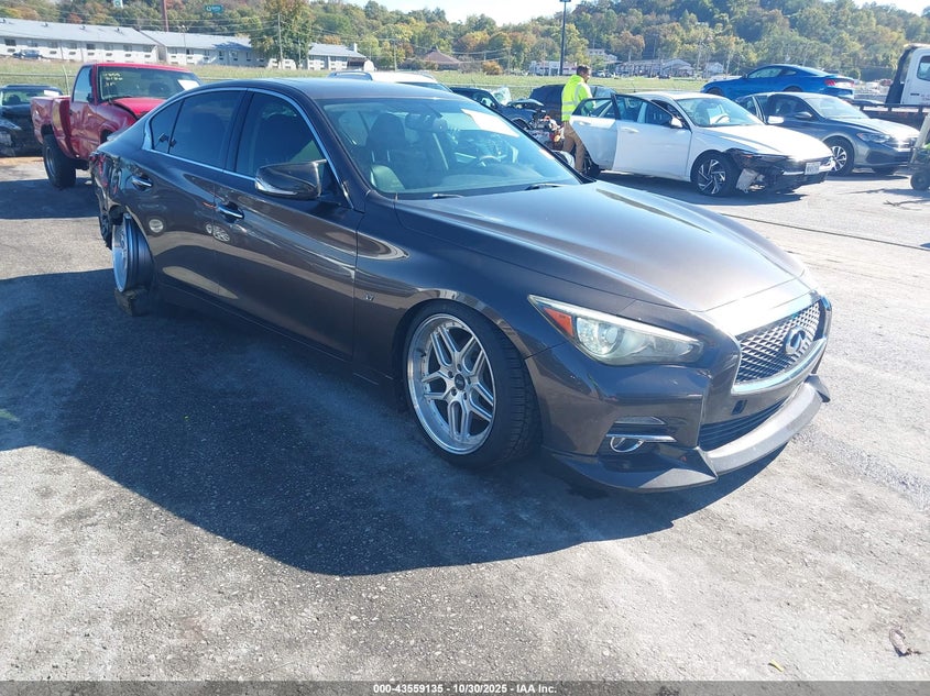 INFINITI Q50 PREMIUM