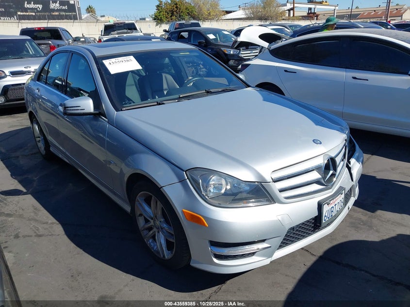 MERCEDES-BENZ C-CLASS LUXURY/SPORT