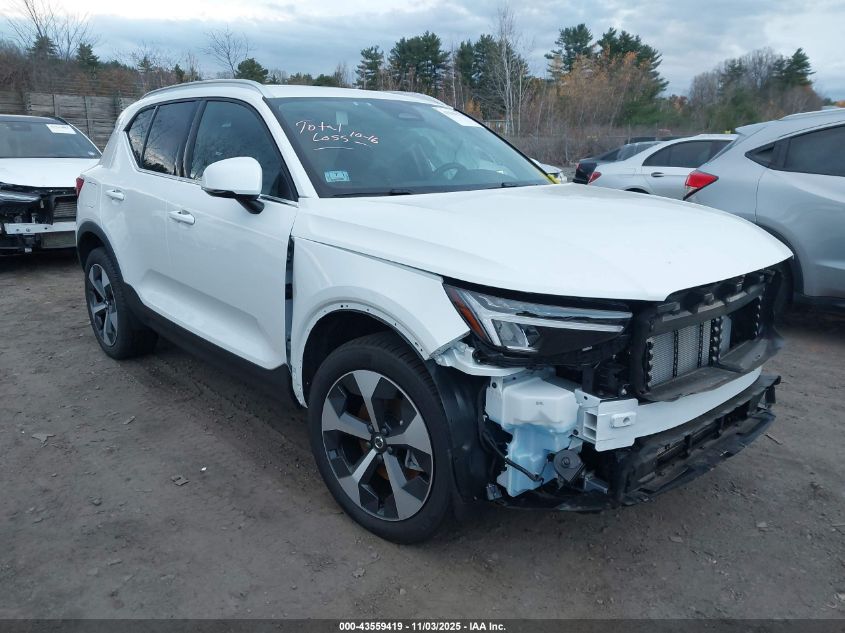 VOLVO XC40 B5 CORE BRIGHT THEME