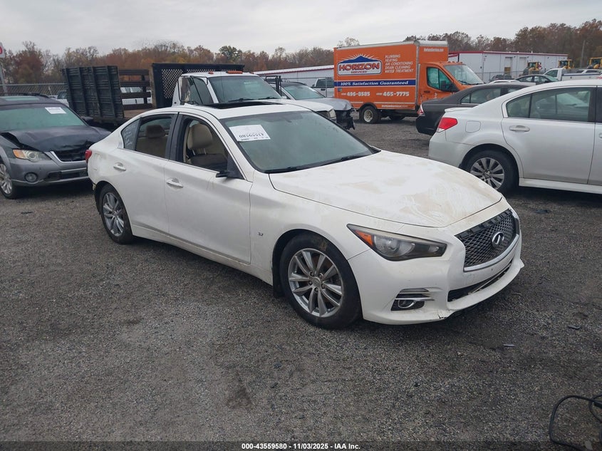 INFINITI Q50 PREMIUM