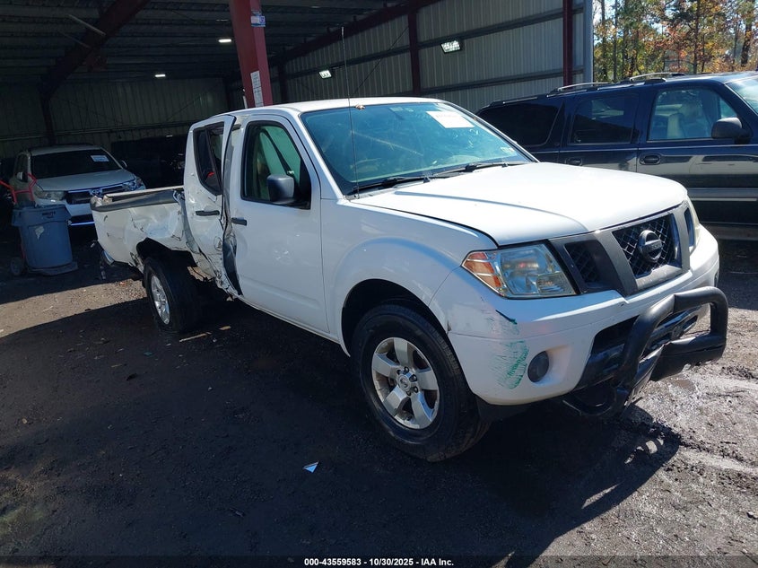 NISSAN FRONTIER SV