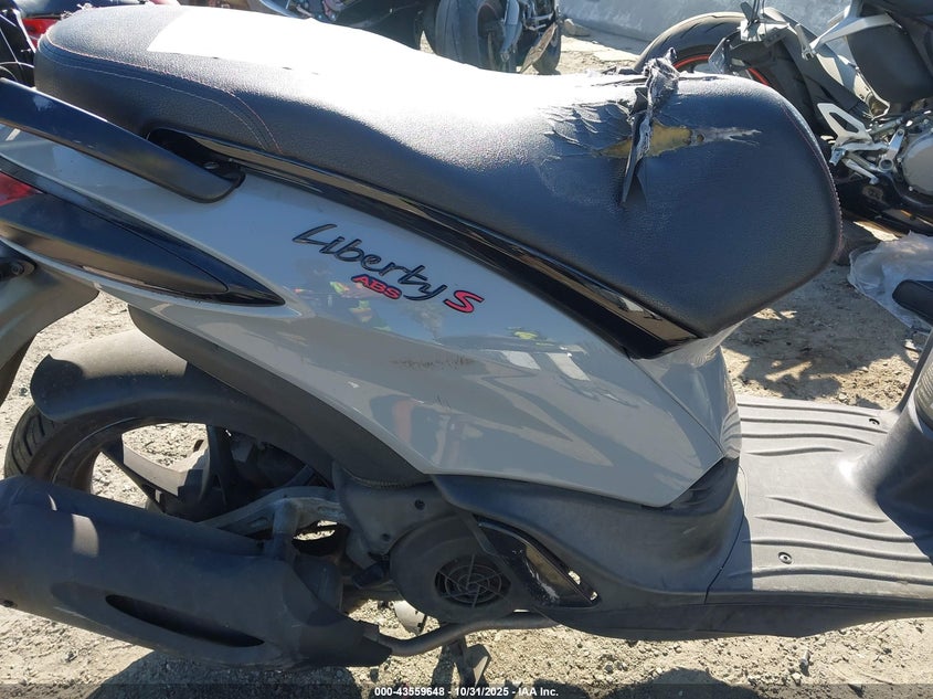 2022 Piaggio Liberty 150/150 S/150 Baci Perugina VIN: ZAPM898G9N7003654 Lot: 43559648