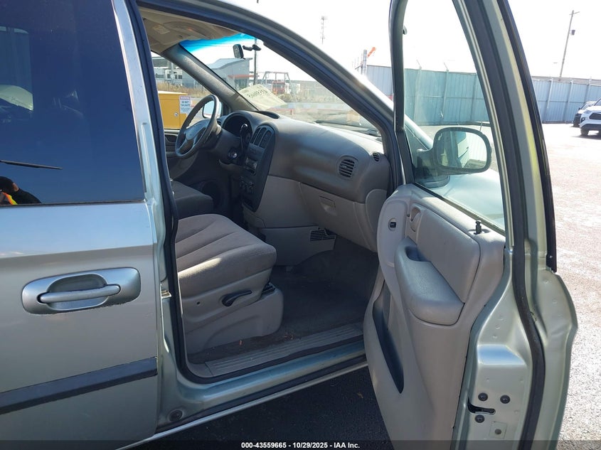 1C4GJ45343B303877 2003 CHRYSLER VOYAGER photo no. 5