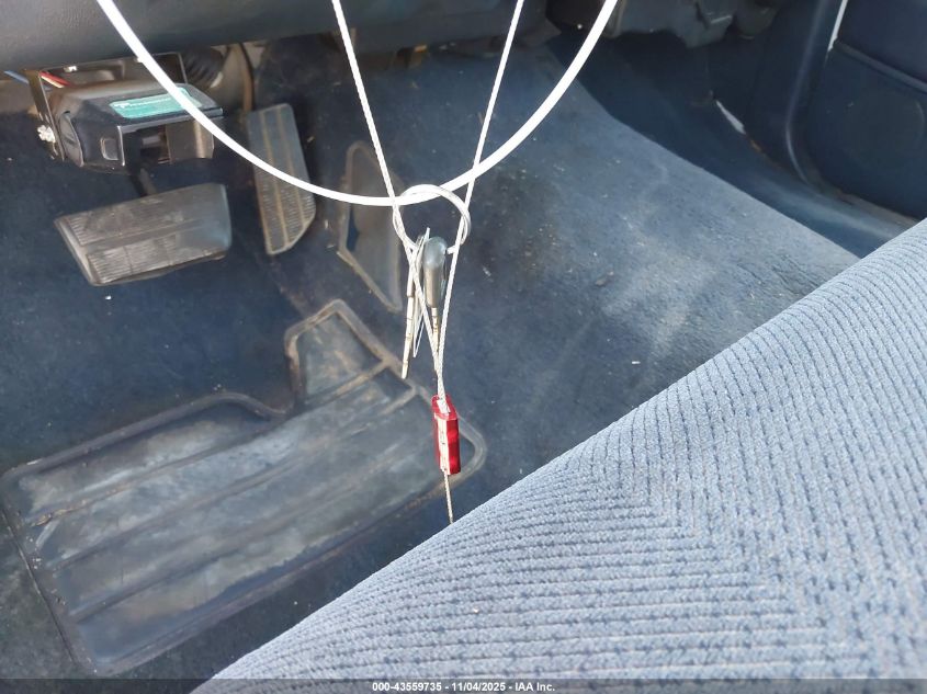 1996 Chevrolet Gmt-400 C2500 VIN: 1GCFC29R6TE125946 Lot: 43559735