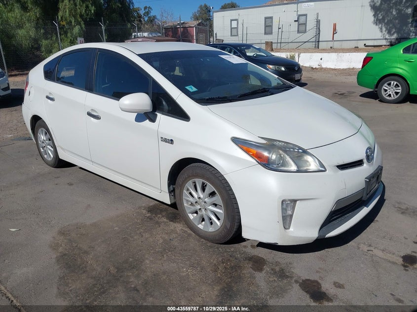 TOYOTA PRIUS PLUG-IN