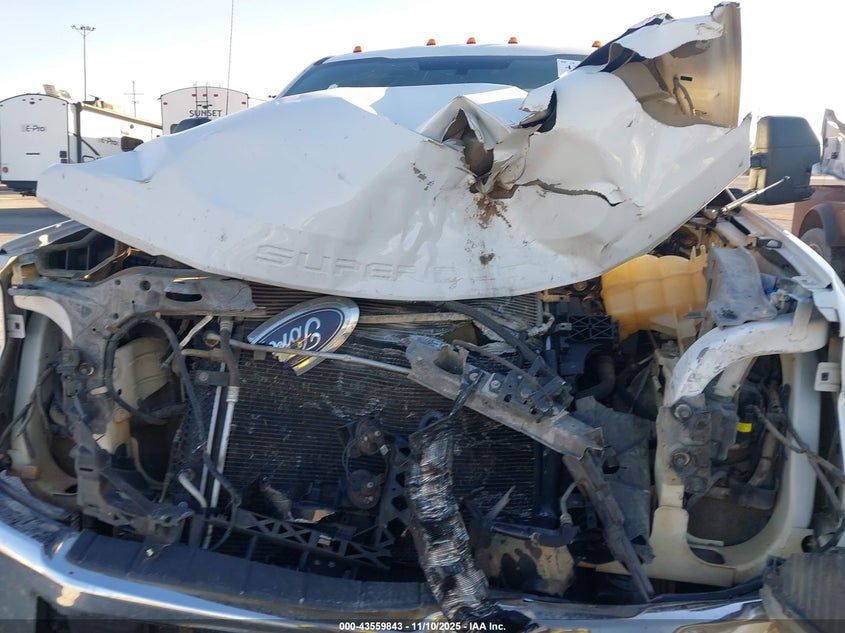 2017 Ford F-350 Chassis Xl VIN: 1FDRF3G65HEB94763 Lot: 43559843