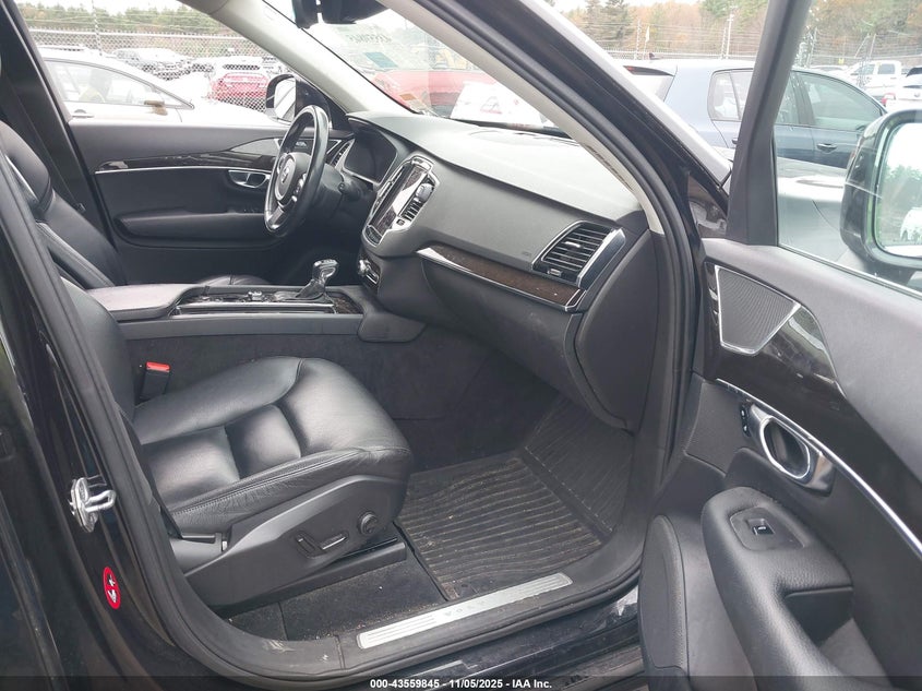 2017 VOLVO XC90 T6 MOMENTUM - YV4A22PK6H1153809