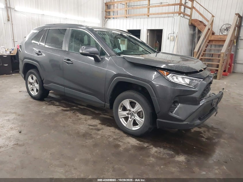 TOYOTA RAV4 XLE