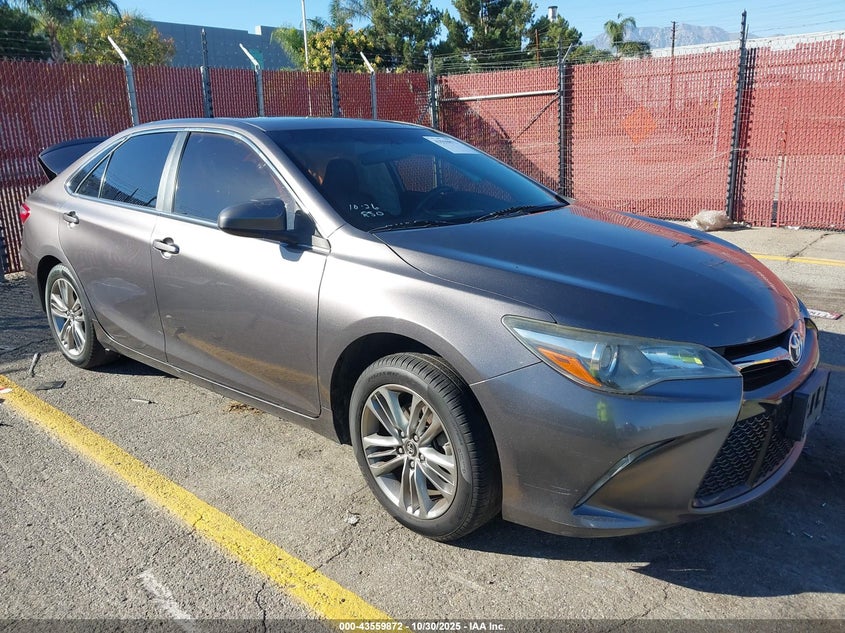 TOYOTA CAMRY SE