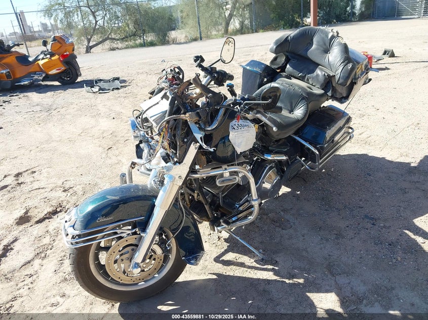 1HD1FFW381Y655032 2001 HARLEY-DAVIDSON ELECTRA GLIDE photo no. 2