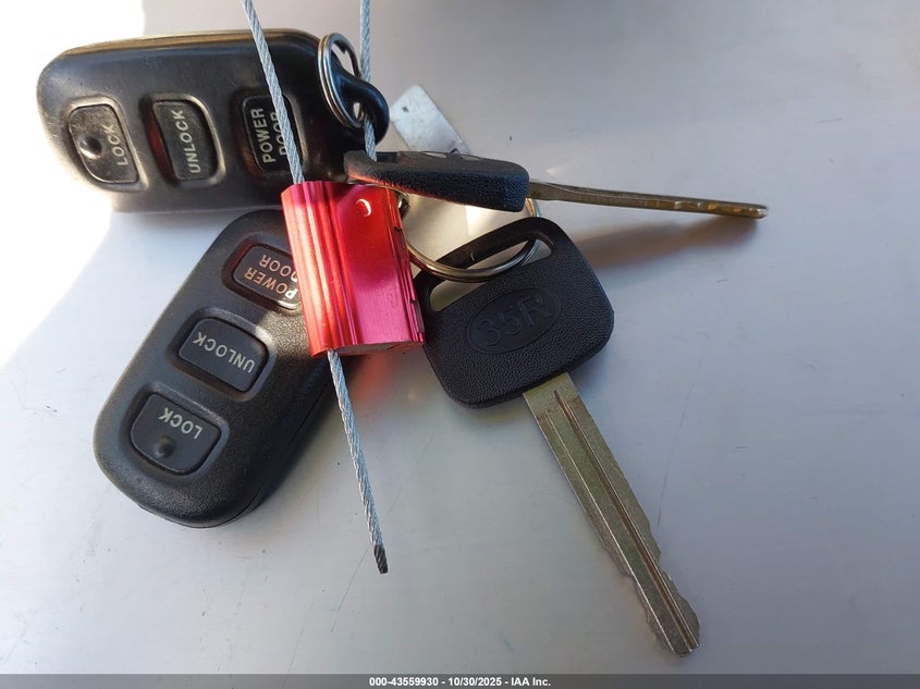 2000 Toyota Sienna Le VIN: 4T3ZF13C2YU261848 Lot: 43559930