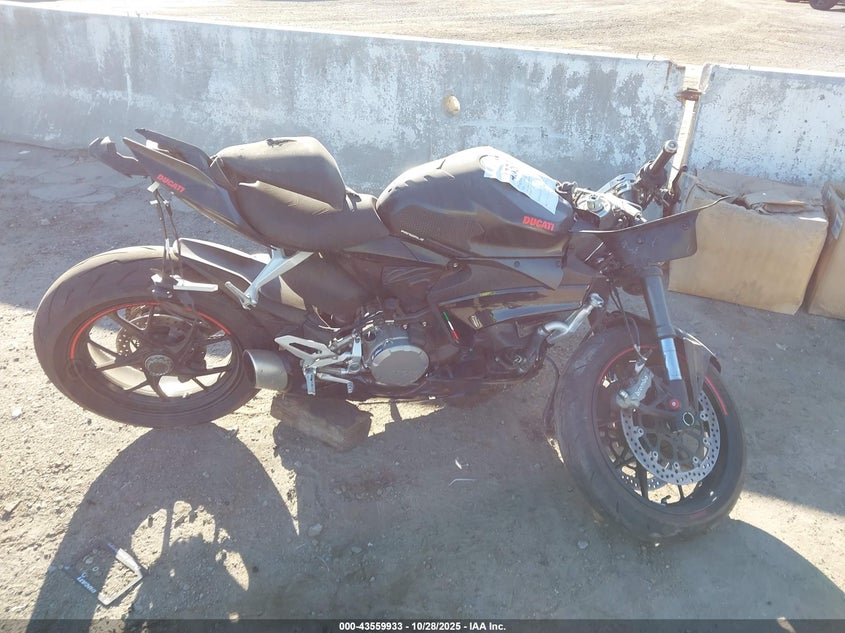 2024 Ducati Panigale V2 VIN: ZDMHAATW6RB015324 Lot: 43559933