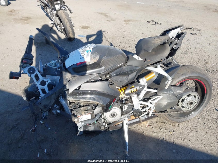 2024 Ducati Panigale V2 VIN: ZDMHAATW6RB015324 Lot: 43559933