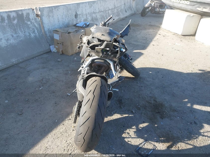 2024 Ducati Panigale V2 VIN: ZDMHAATW6RB015324 Lot: 43559933