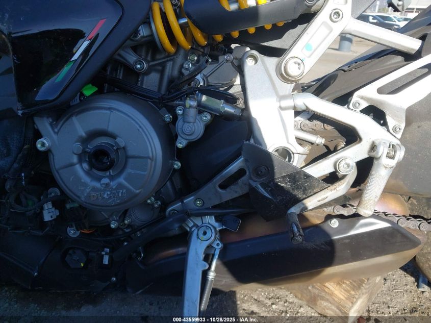 2024 Ducati Panigale V2 VIN: ZDMHAATW6RB015324 Lot: 43559933