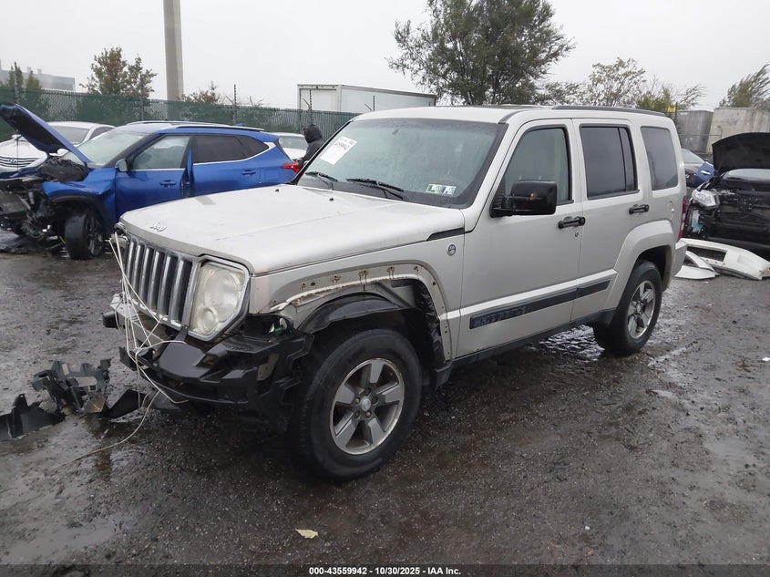 1J8GN28K98W282058 2008 JEEP LIBERTY (NORTH AMERICA) photo no. 2