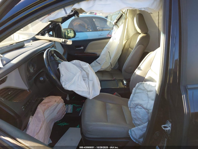 5TDYK3DC4FS678288 2015 TOYOTA SIENNA photo no. 5