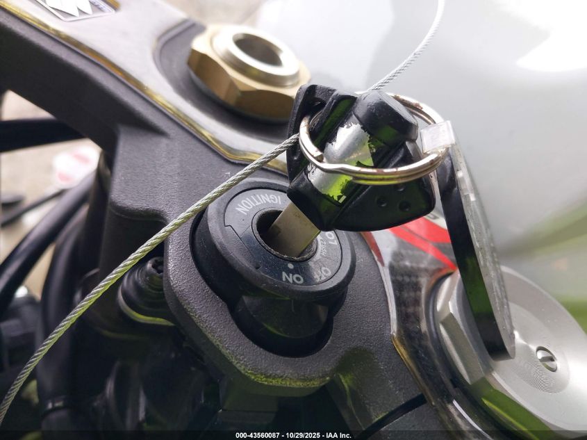 2011 Suzuki Gsx-R600 VIN: JS1GN7FA1B2103261 Lot: 43560087