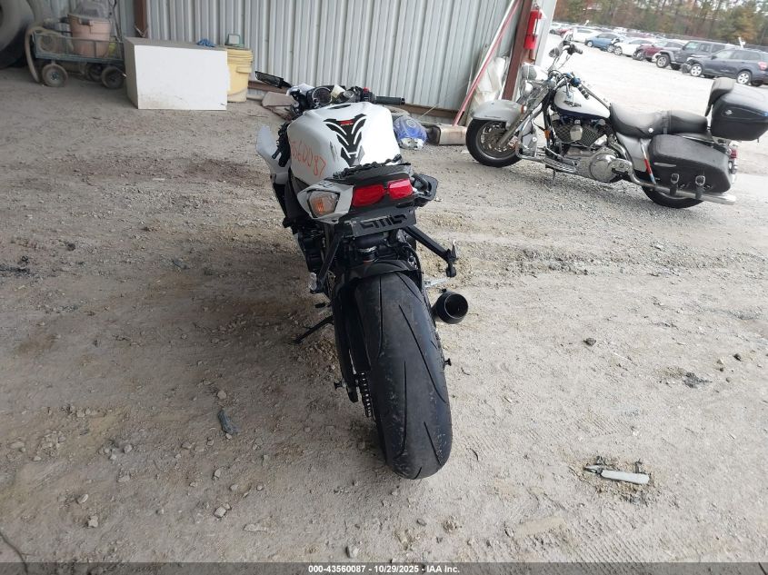 2011 Suzuki Gsx-R600 VIN: JS1GN7FA1B2103261 Lot: 43560087