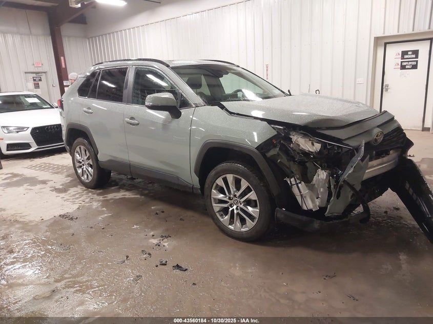 TOYOTA RAV4 XLE PREMIUM