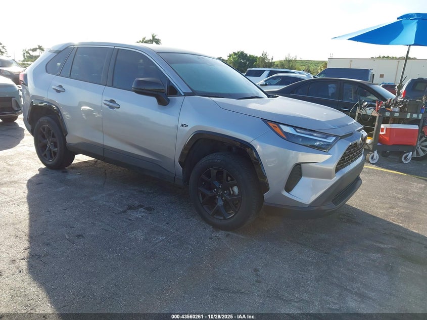 TOYOTA RAV4 LE