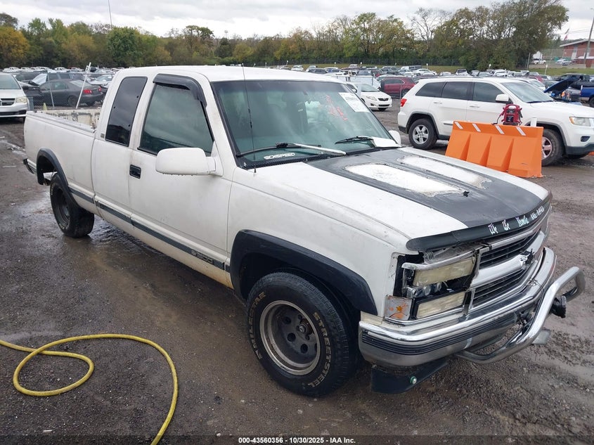 2GCEC19R8V1152138 1997 Chevrolet C1500 Fleetside auction photo 1