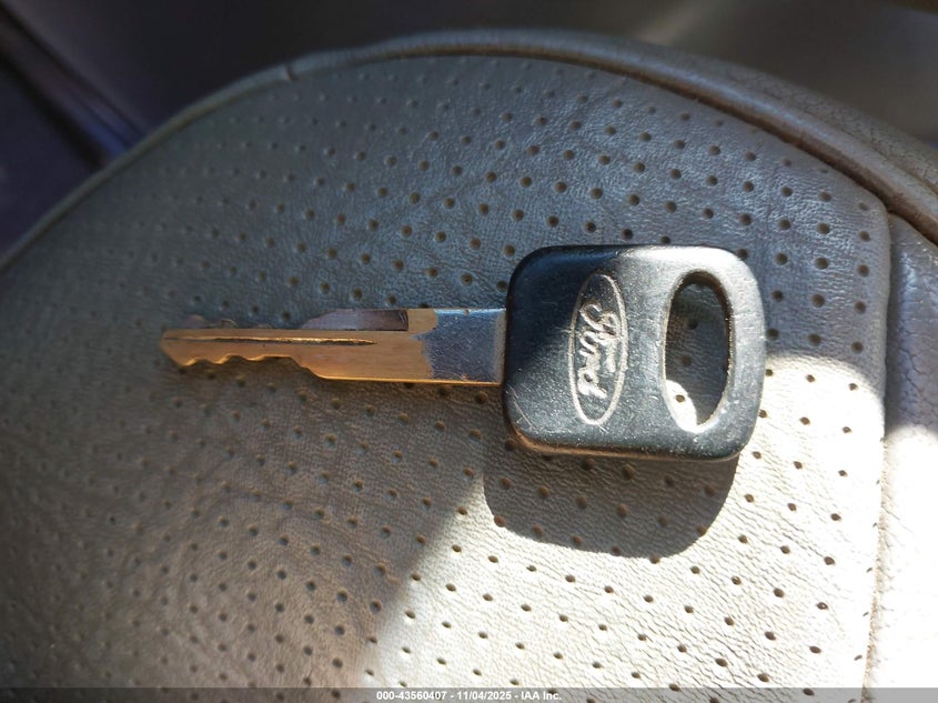 2006 Ford E-350 Cutaway VIN: 1FDWE35L46HB31017 Lot: 43560407