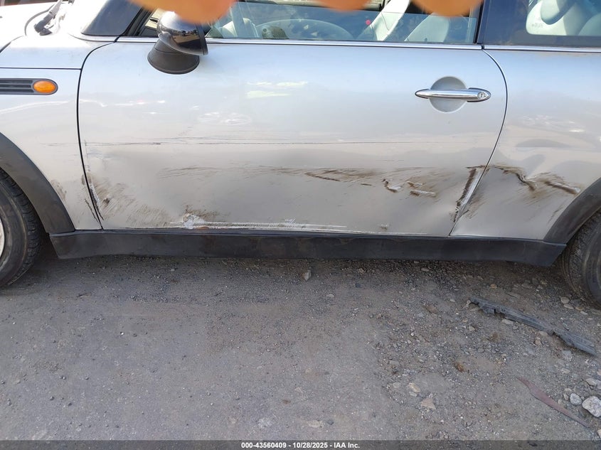 2002 Mini Cooper VIN: WMWRC33472TC37004 Lot: 43560409